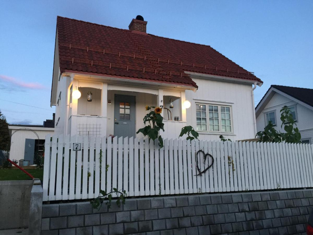 The Gingerbread House Homestay *